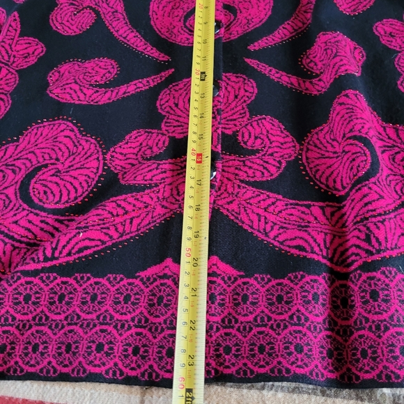 Model France 3/4 sleeve sweater/blouse. - Picture 8 of 9